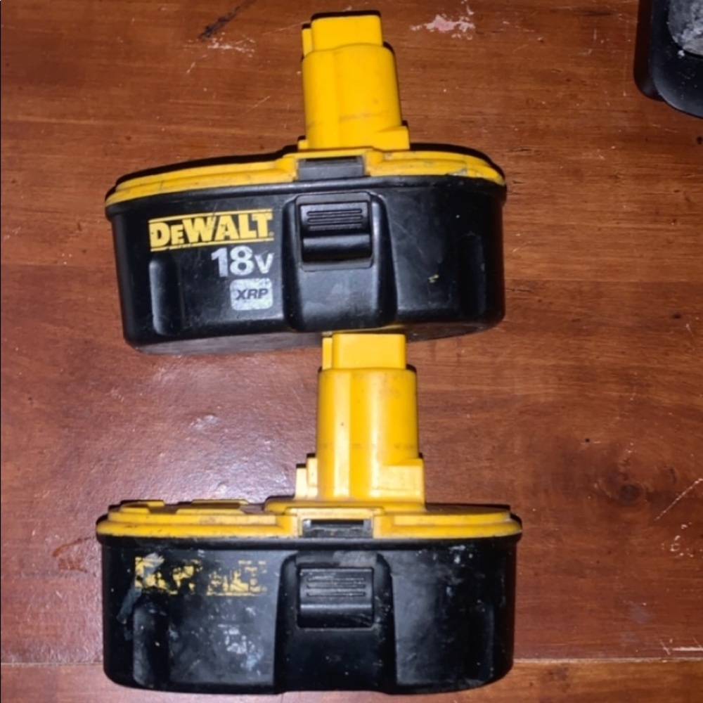 Dewalt 18V batteries x2 both work